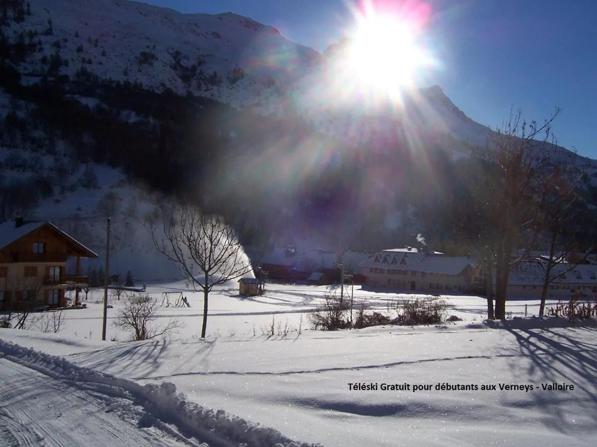 Superbe 2 Pieces Cabine Pour 4 Personnes Avec Balcon Aux Verneys, Proche Des Pistes Et Commodites - Fr-1-263-129 Valloire 0*,